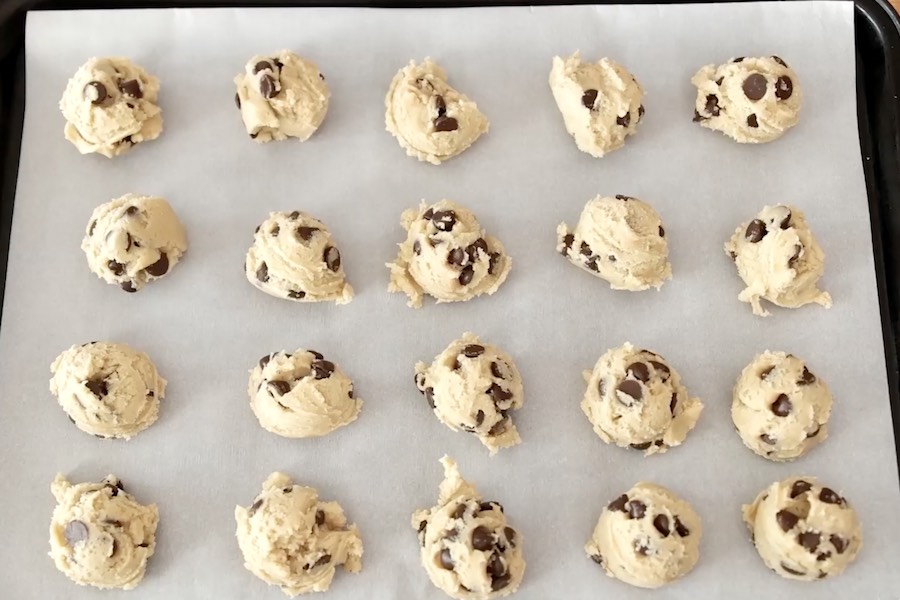 HOME MADE CHOCOLATE CHIP COOKIE DOUGH