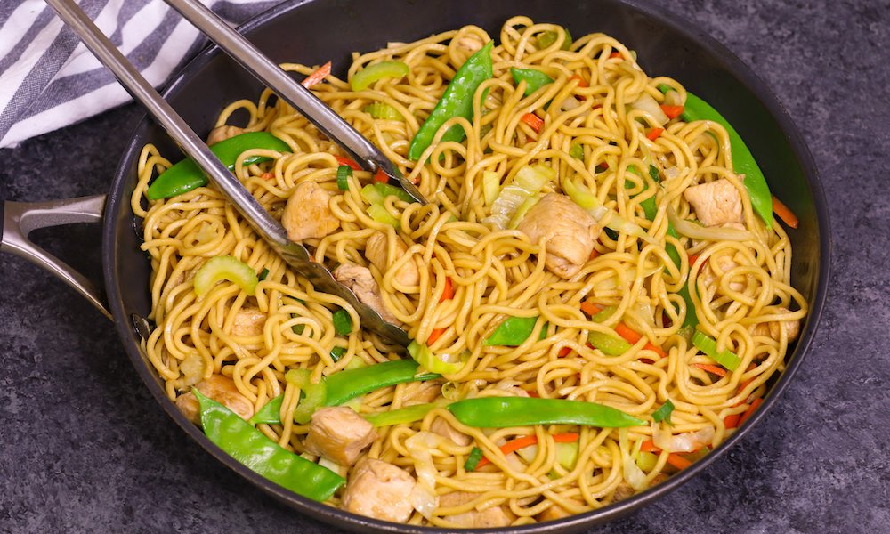 What Is The Difference Between Chow Mein And Lo Mein