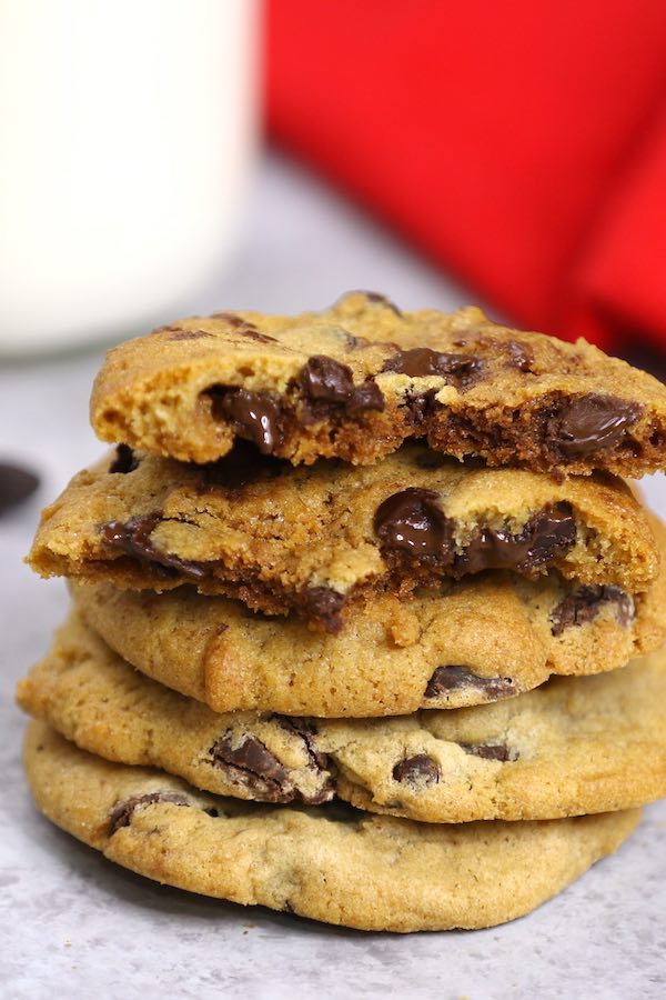 Homemade Chocolate Chip Cookies Dough Scoops Baking Sheet Stock Photo by  ©urban_light 442721416