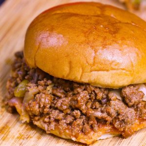 This easy, cheesy and most delicious Sloppy Joes recipe is a perfect way for a crowd to enjoy the pleasure of Homemade Sloppy Joes. And it’ll be on your dinner table in less than 30 minutes
