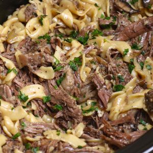 Slow cooker beef and noodles