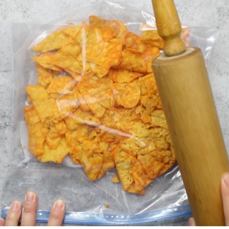 Pulverizing chips using a resealable plastic bag and a rolling pin