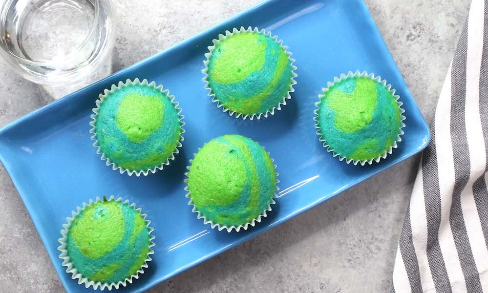 Earth Day Cupcakes Blue And Green TipBuzz earth-day-cupcakes-blue-and-green-tipbuzz