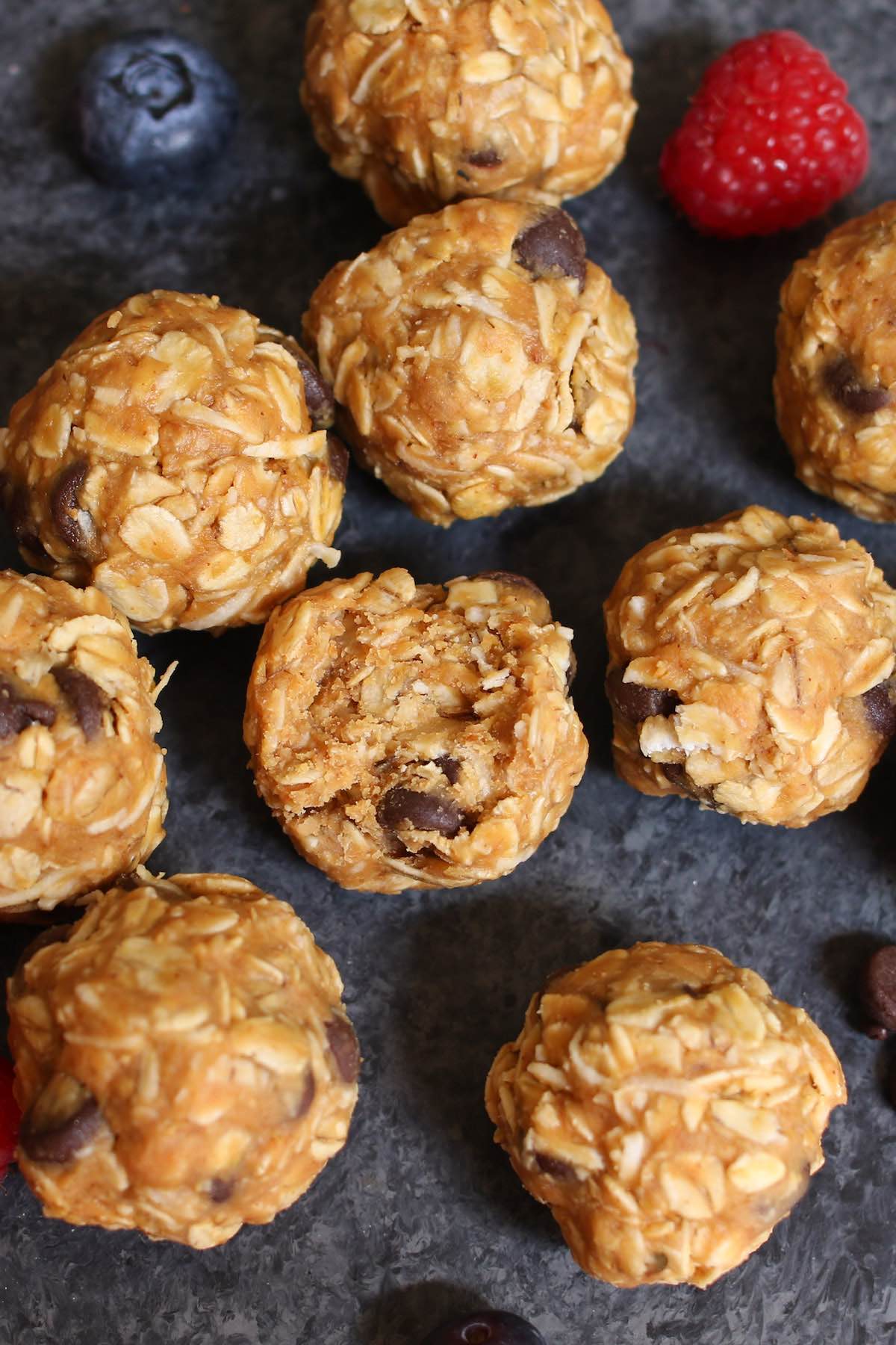 Energy Balls made with rolled oats, peanut butter, maple syrup, flaxseed meal, vanilla. A nutritious and wholesome snack that's vegan and gluten-free