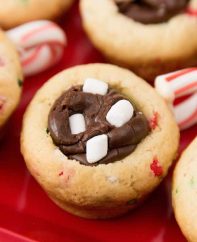 These Holiday Chocolate Cookie Cups are an easy and festive recipe