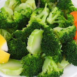 Learn how long to boil broccoli to make this healthy and nutritious vegetable with slightly crunchy texture and bright green color. I will share with you a technique that ensures perfectly boiled broccoli every time!