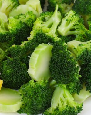 Learn how long to boil broccoli to make this healthy and nutritious vegetable with slightly crunchy texture and bright green color. I will share with you a technique that ensures perfectly boiled broccoli every time!