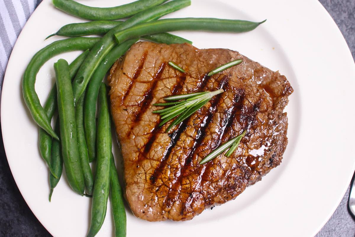 How Long to Grill Steak - TipBuzz