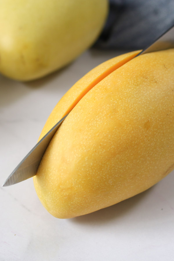 4 Ways to Tell if Your Mango Is Ripe