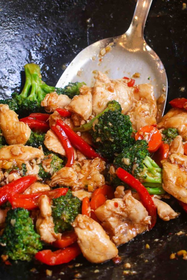 Cooked Hunan Chicken in a wok.