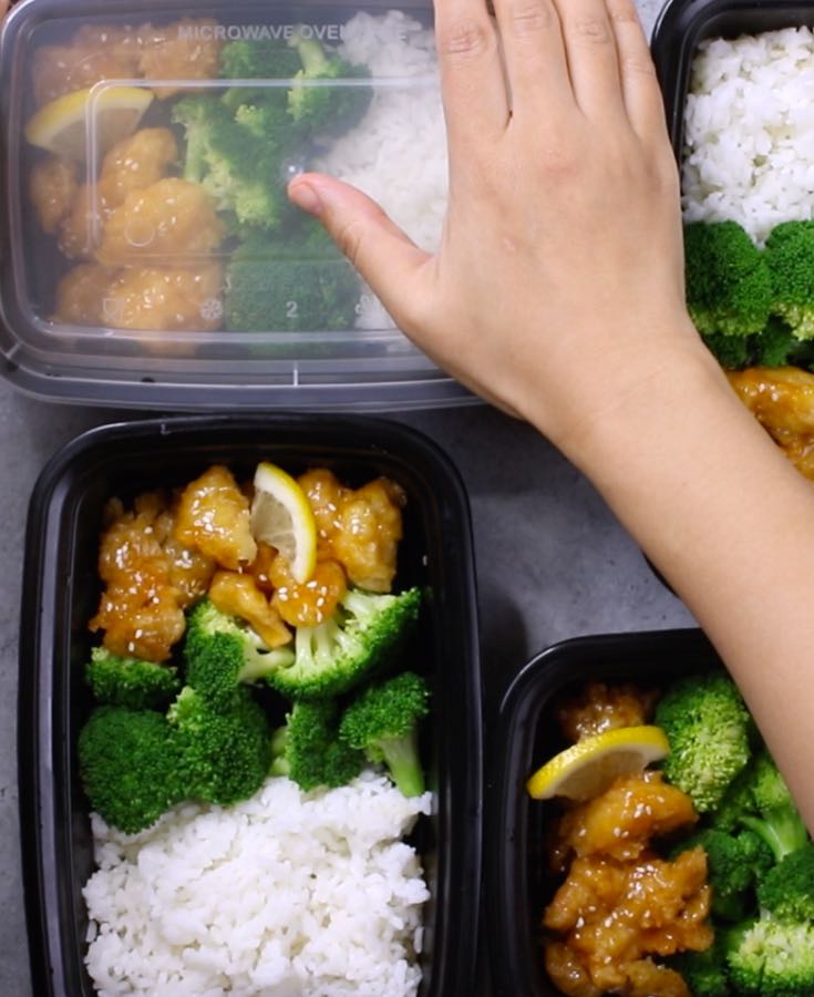 Save time and money when meal prep this authentic and delicious Chinese Lemon Chicken with rice and broccoli for the entire week! It’s so much better than take outs. Make ahead recipe. Video recipe. | Tipbuzz.com 