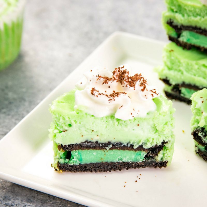 Mini Mint oreo Cheesecake Cupcakes