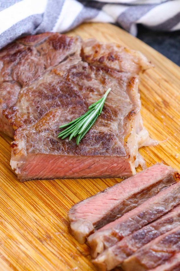 New York Strip Steak Pan Seared To Perfection Tipbuzz 