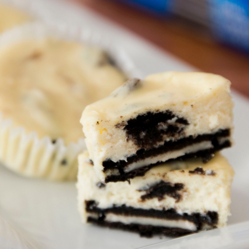 Mini Oreo Cheesecake Cupcakes Recipe | TipBuzz