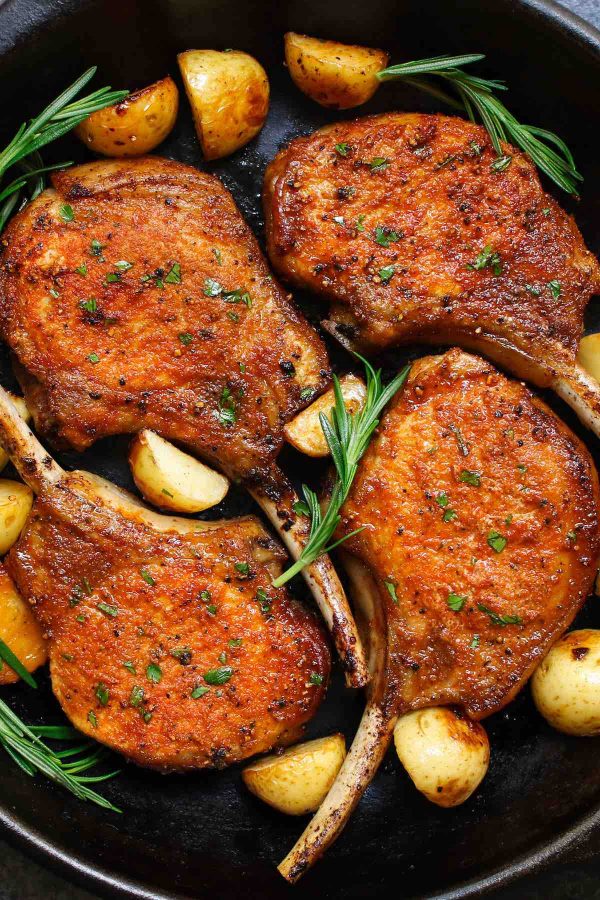 Easy Pan Fried Pork Chops Recipe - TipBuzz