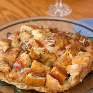 Cheesy Pull Apart Pizza Bread - a delicious appetizer that's easy to make