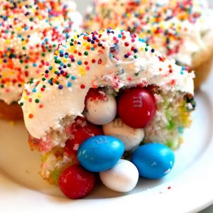 These Piñata Cupcakes are perfect for Memorial Day or Fourth of July celebrations