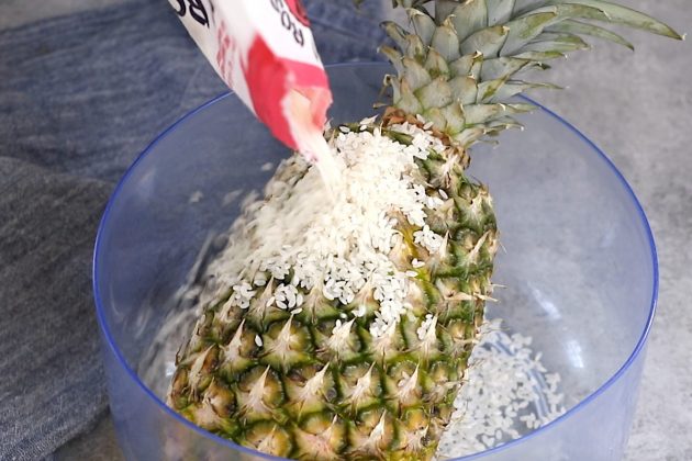 Methode 3: Eine unreife Ananas mit Reis bedecken, damit sie reift