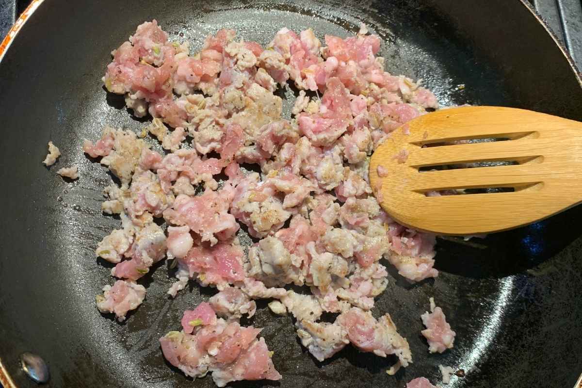 Step 1: frying sausage meat in a pan