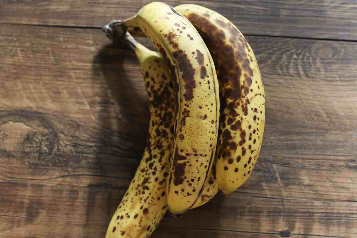 When making banana oatmeal cookies, use ripe bananas with brown spots on the outside
