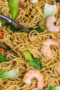 20 Minute One Pot Shrimp Chow Mein Recipe | TipBuzz