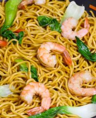 This Shrimp Chow Mein is a quick and easy one pot meal, loaded with sizzling shrimp, flavorful vegetables and fried noodles. It’s so delicious and you will find yourself making it again and again as a quick weeknight dinner!