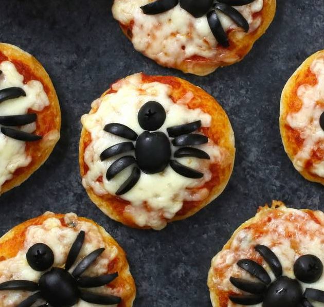 Mini spider pizzas for Halloween
