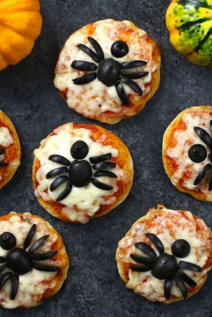 Spider Pizza For Halloween 4 Ingredients Tipbuzz