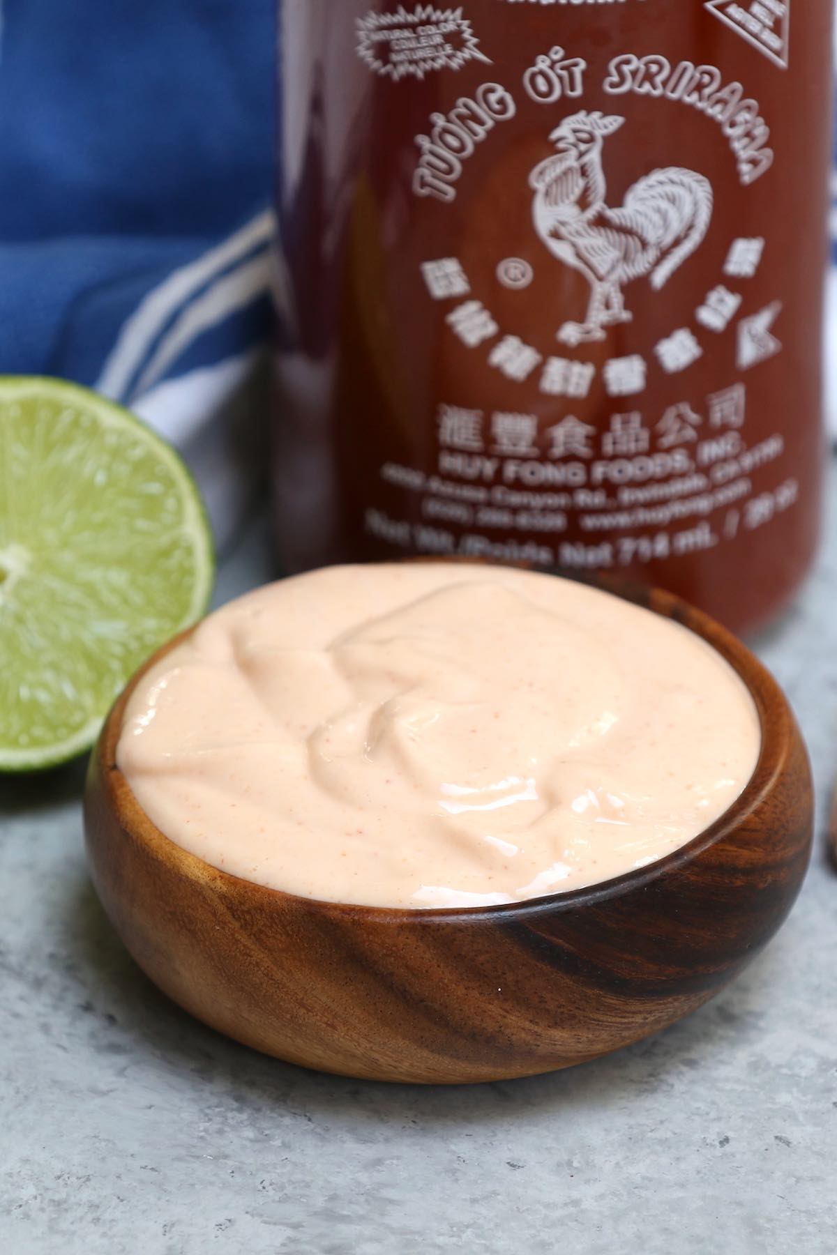 Sriracha aioli dipping sauce #Sriracha Aioli #Spicy Aioli