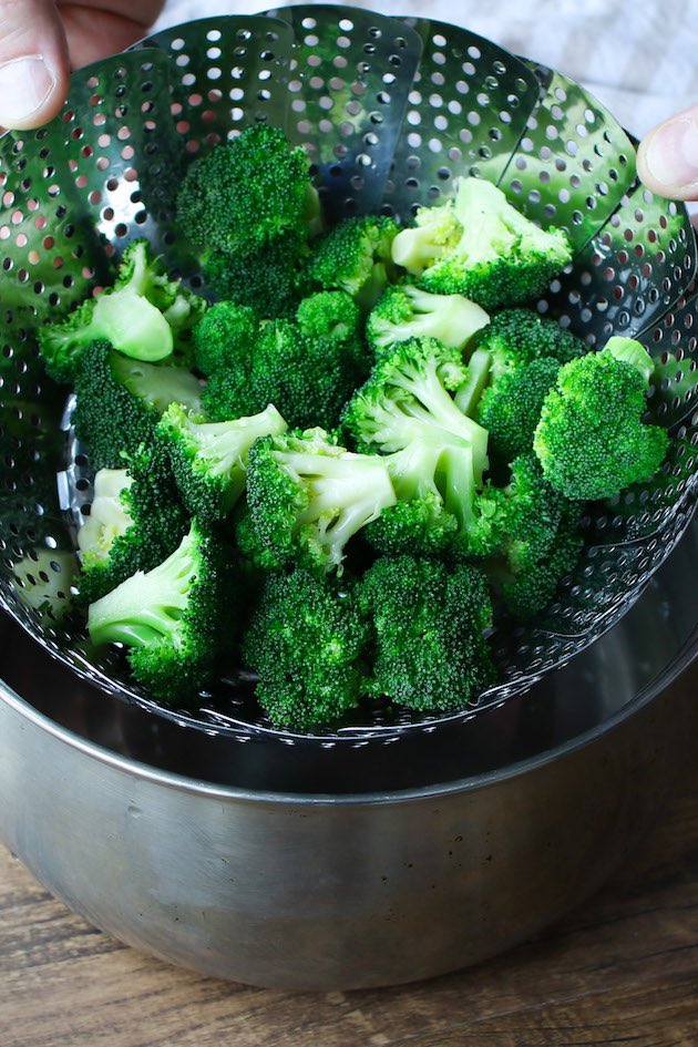 The secret to the perfectly cooked broccoli with vibrant green color is the proper broccoli steam time. It’s best to steam fresh broccoli for about 5-7 minutes on the steamy water