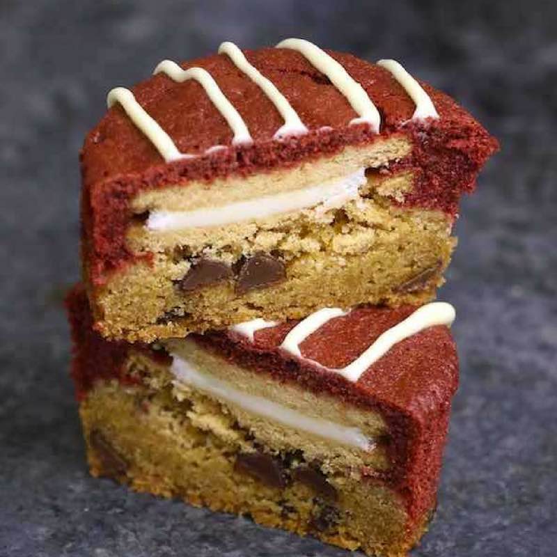 Vanilla Red Velvet Slutty Brownie Cupcakes - the ultimate treat that's perfect for a party and tastes like a cross between blondies and red velvet cake. So delicious!